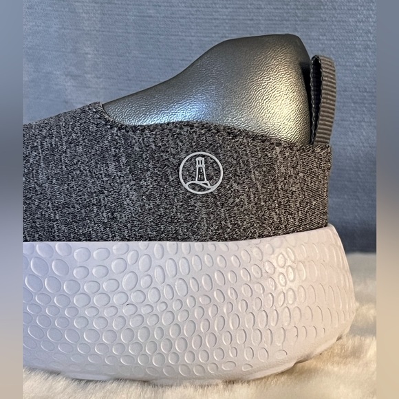 Lands’ End Gatas Ladies Gray Slip-on Walking Shoes - Picture 7 of 11